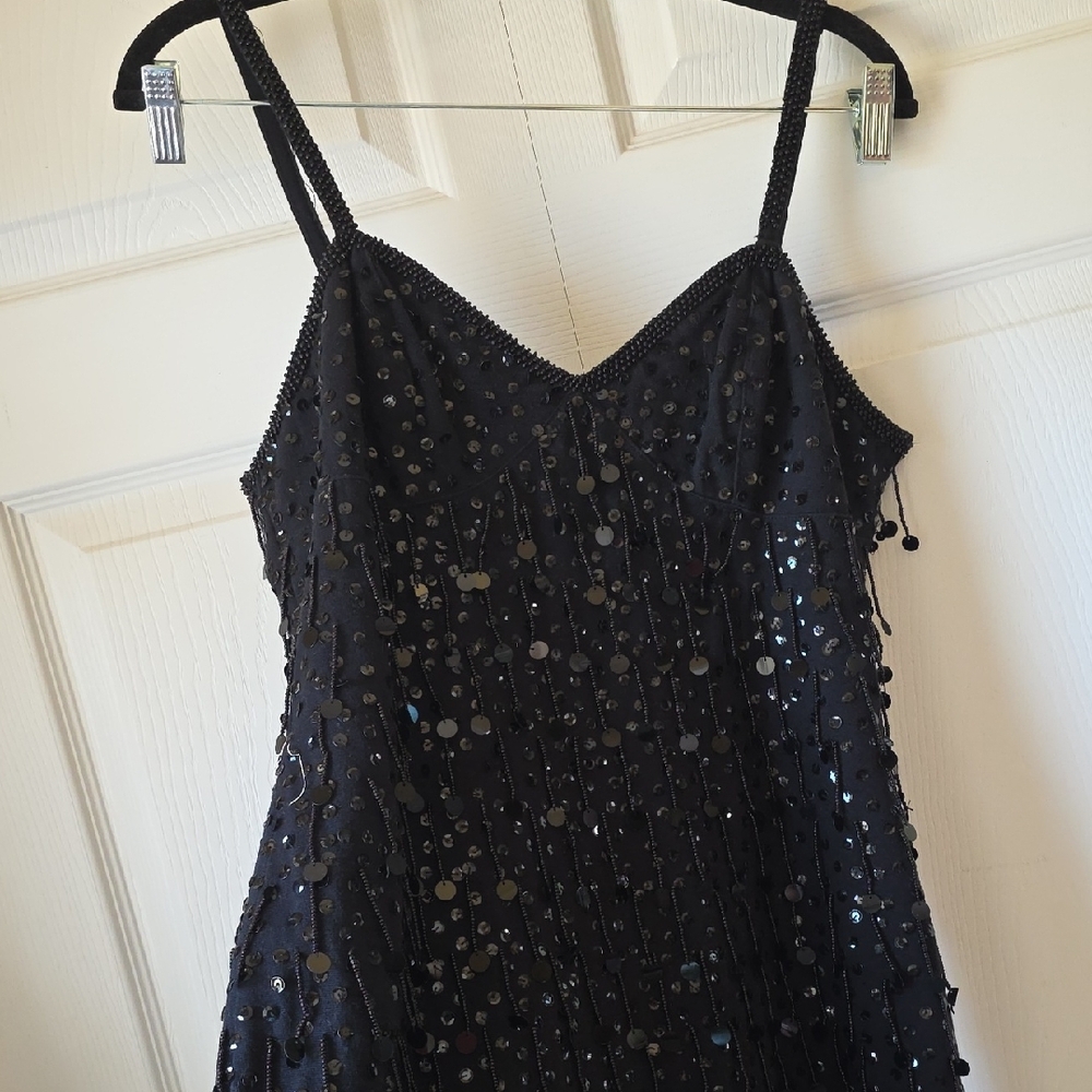 Elegant Black Sequin Midi Dress - Picture 8 of 12